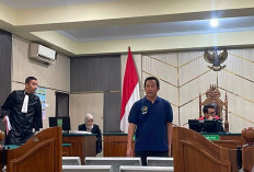 Bacakan Pledoi, Mantan Ketua Koni Sarolangun Menangis Minta Keringanan Hukuman 