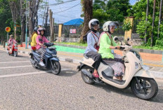 Naik Motor Pakai Hijab? Ini Tips Berkendara Aman yang Wajib Diperhatikan
