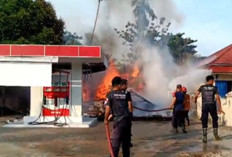 Warung Sembako di Bungo Mendadak Dilalap Api, Pemilik Hanya Bisa Pasrah Saat Dagangan Ludes
