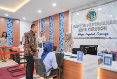 Tinjau Kantor Pertanahan Kota Cirebon, Wamen Ossy Pastikan Layanan Berjalan Optimal