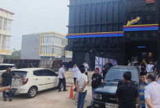 Jelang Grand Opening, Andrews Party Mart Jambi Didatangi Massa! Pertanyakan Izin Tempat Hiburan Malam