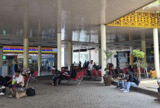 18 Penerbangan Bandara Sultan Thaha Batal, Bandara Soekarno-Hatta Masih Ditutup Imbas Erupsi Anak Krakatau