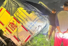 Truk Kopdes Terperosok di Jalinsum Bungo, Warga Soroti Kabut Asap dan Rambu Jalan