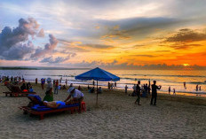 Usai Nyepi, Pantai Kuta Meledak! Wisatawan Tumpah Ruah, Suasana Langsung Berubah Drastis