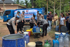 HUT Propam Polri di Jambi Gak Kaleng-kaleng! 10 Ribu Liter Air Bersih Digelontorkan untuk Warga Desa Tangkit