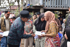 Respons Cepat Kebakaran Tanjung Raden: Wali Kota Jambi Serahkan Bantuan dan Siapkan Markas Damkar di Pelayang