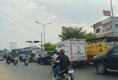 Traffic Light Simpang Rimbo Kota Jambi Tiba-tiba Gangguan, Ternyata Ini Penyebabnya