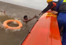 Detik-Detik Mencekam di Laut Jambi! Kapal Dihantam Ombak 2,5 Meter, 3 ABK Nyaris Hilang Nyawa