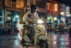 Musim Hujan Tiba: Simak 7 Panduan Aman Menunggangi Motor di Jalan Licin