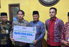Serahkan Santunan BPJS Ketenagakerjaan, Maulana Dorong Perlindungan Pekerja Diperluas