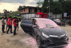 Heboh! Mobil Sigra Muatan 6 Galon Berisi BBM Terbakar di SPBU Pondok Meja