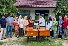 PTPN IV Regional 4 Bantu 30 Set Meja Kursi ke Sekolah di Muaro Jambi