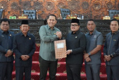 DPRD Merangin Sahkan Ranperda Pertanggungjawaban APBD 2025 Menjadi Perda