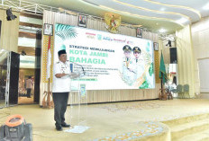 Wali Kota Jambi Serahkan Insentif Petugas Keagamaan dan Bonus Kafilah MTQ