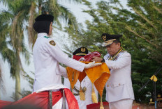 Pimpin Upacara HUT RI, Gubernur Al Haris Tegaskan Semangat Proklamasi Mengisi Kemerdekaan, Bekerja untuk Indon