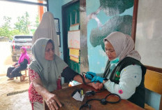 Forestry Ministry Opens Health Post for Disaster Victims in Agam