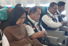 Tetap Khusyuk di Udara, Ini Panduan Lengkap Salat di Pesawat untuk Jemaah Haji 2026