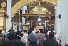 Padati Masjid Agung Al Falah, Ribuan Warga Salat Id Bersama Gubernur Jambi
