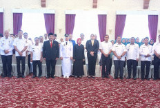  Bupati Dillah Pimpinan  Pelantikan dan Pengambilan Sumpah Pejabat di Lingkup Pemkab Tanjab Timur 