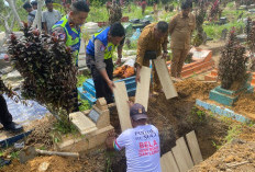 Jadi Korban Laka di Simpang Rimbo: Tanpa Identitas, Pria Ini Akhirnya Dimakamkan di TPU Putri Ayu