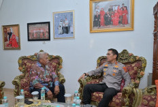 Momen Haru Jelang Hari Bhayangkara ke-80, Kapolda Jambi Datangi Rumah Para Purnawirawan Polri