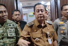 Tegas!! Bupati BBS Tutup Stockpile Pasir di Penyengat Olak, Soroti Masalah Perizinan