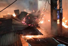 Kebakaran di Pasar Atas Muara Bungo, Puluhan Kios Ludes Terbakar, Tak Ada Korban Jiwa 