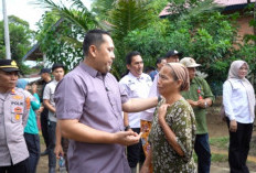 Sambangi Korban Banjir Selango Merangin, Bupati M. Syukur Salurkan Bantuan kepada Warga Terdampak 