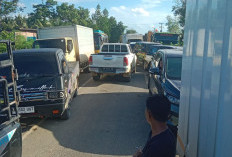 Macet Parah di Jalinsum Jambi! Truk Batu Bara Patah As di Simpang Jelutih, Antrean Kendaraan Mengular hingga 5