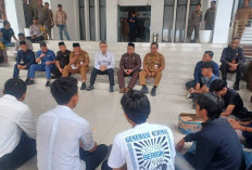 Temui Mahasiswa Demo di Kantor Bupati Muaro Jambi, Anggota DPR RI Syarif Fasha Bicara Pencemaran Lingkungan
