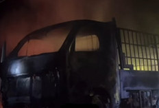 Waduh! Mobil Bermuatan 30 Galon Solar Terbakar di Tanjab Timur, Api Membesar dalam Hitungan Menit