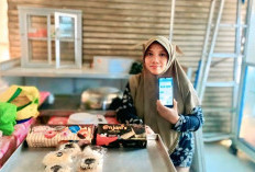 Bangkit dari Keterbatasan, Usaha Kue Tantiningsih Kini Topang Ekonomi Keluarga Berkat Sinergi Holding UMi