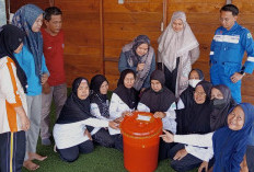 Siapa Bilang Belajar Ada Batasnya? Ini Keseruan 77 Lansia Ikuti Sekolah S-2 SKK Migas PetroChina di Tanjabtim