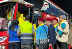 11 Bus Disiapkan, Ribuan Jemaah Haji Jambi Siap Diberangkatkan—Imigrasi Pastikan Tanpa Hambatan