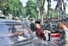4.000 Bendera Merah Putih Dibagikan Gratis di Kota Jambi, Maulana Ajak Warga Semarakkan HUT RI ke-81
